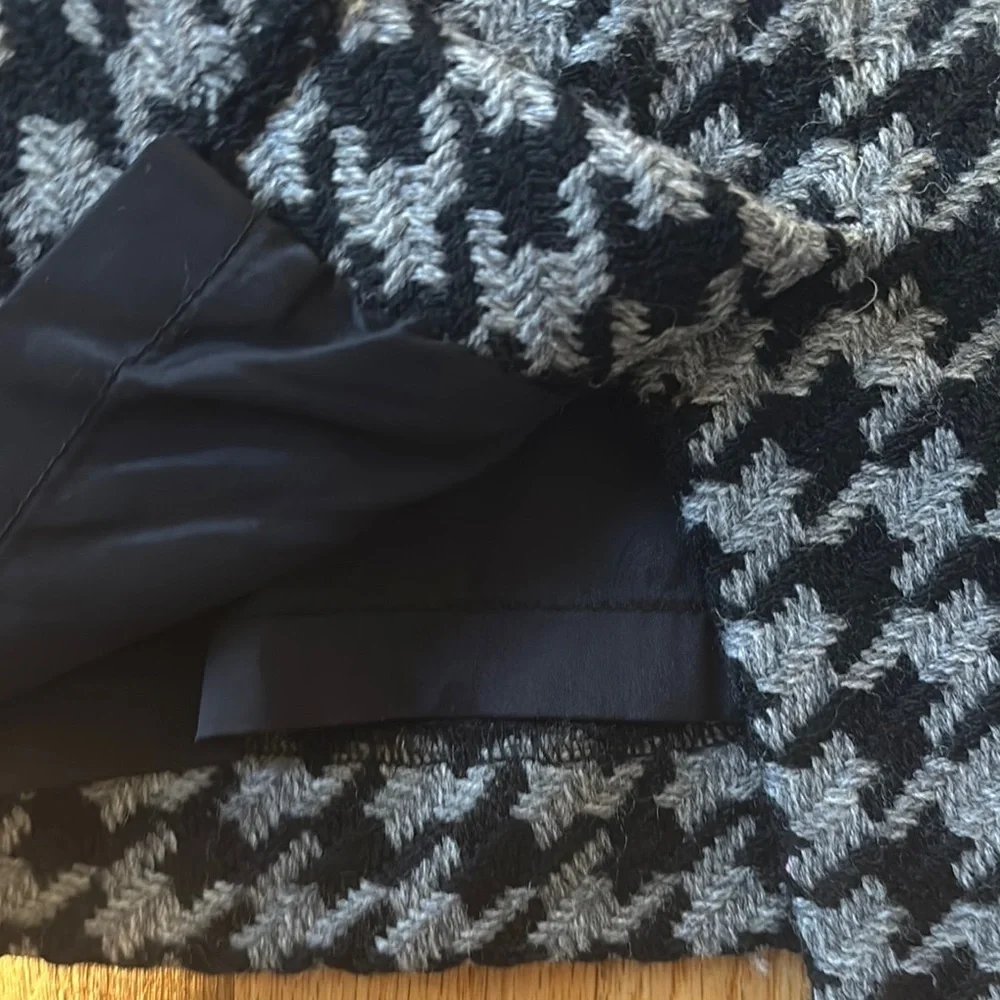 DKNY Wool Houndstooth Knee Length Pencil Skirt Sz 10 Black Grey Office Boardroom